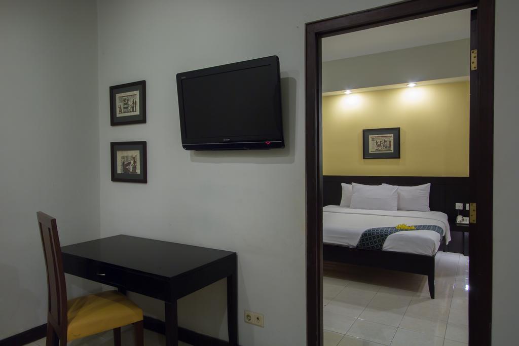 Hotel Quirin Semarang Habitación foto