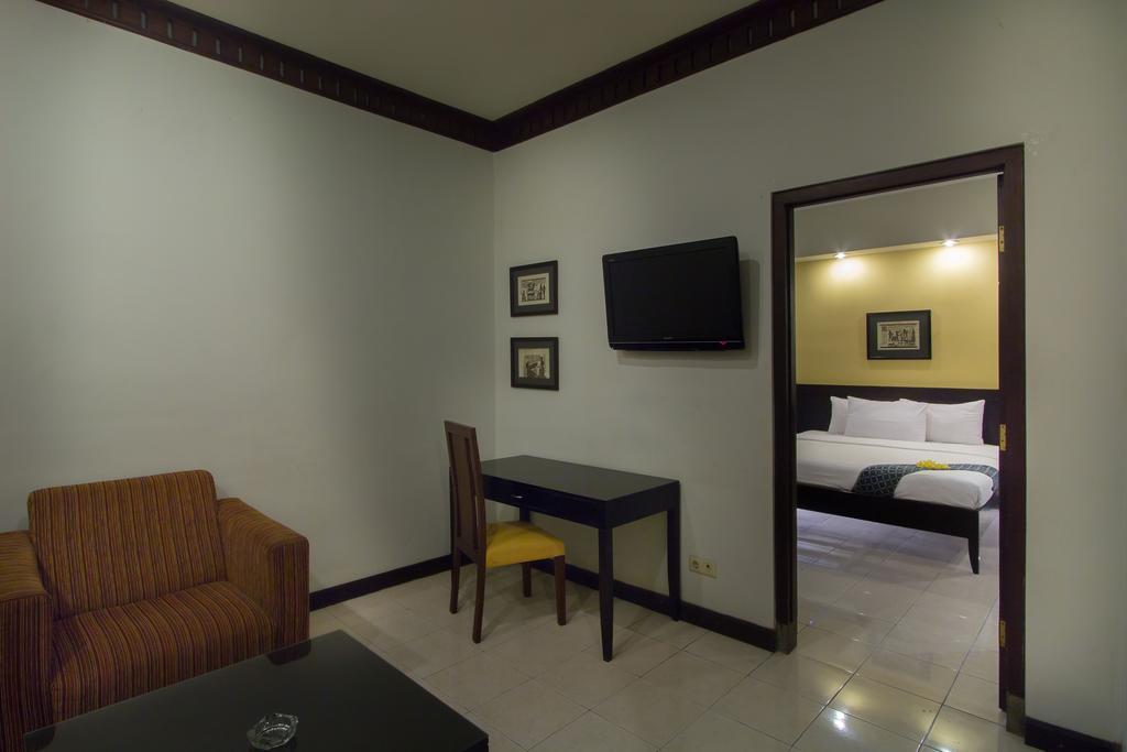 Hotel Quirin Semarang Habitación foto